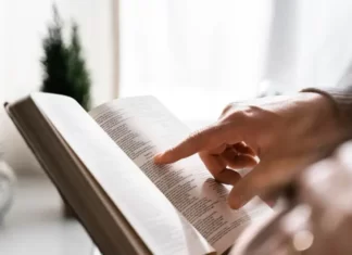 Должен ли кто-либо креститься в Святой Дух, чтобы спастись? Должен ли кто-либо креститься в Святой Дух, чтобы спастись?