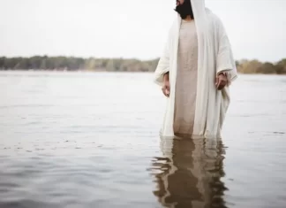 Кто должен креститься?