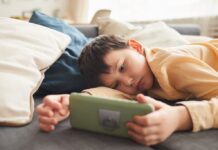 Современные дети Почему современные дети не умеют учиться, не умеют ждать и с трудом переносят скуку